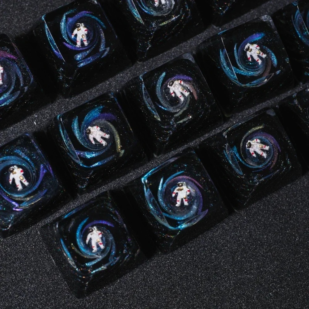 Gaming Accessories To Gift - Ambachtelijke Keycap Astronaut Hars Key Caps